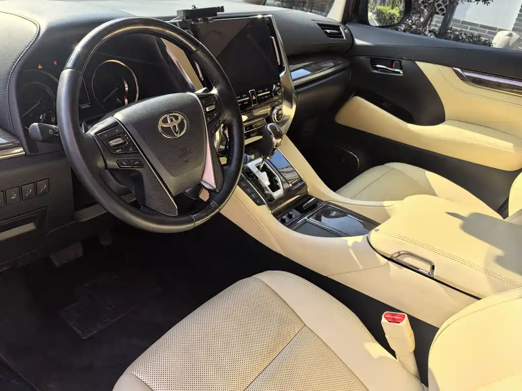 Wilfa 2021 Crown Dual Engine 2.5L HV Premium Edition купить на сайте DeffCars