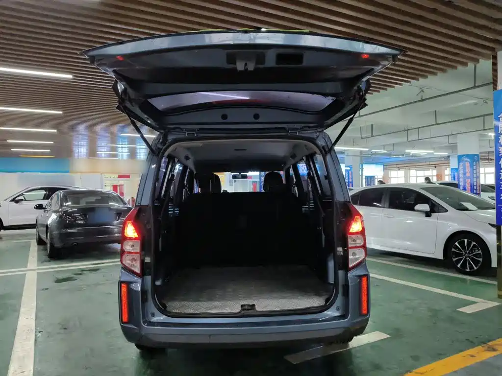 Wuling Hongguang PLUS 2020 1.5L manual standard type 5 seats купить на сайте DeffCars
