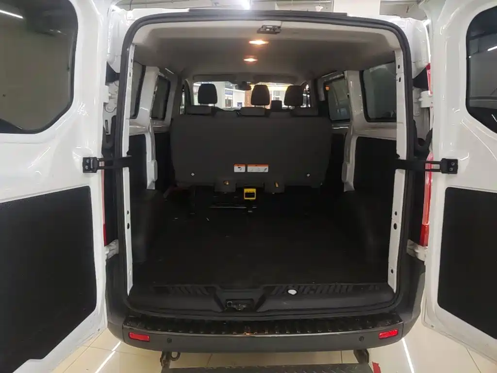 Transit 2019 2.0T Gasoline Automatic Multipurpose Commercial Vehicle Short Axle Low Top 6 Seater Country VI купить на сайте DeffCars