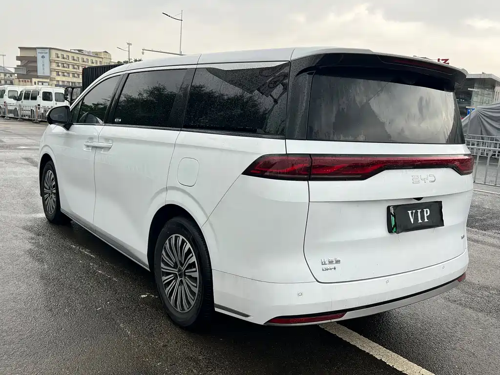BYD M9 2025 1060 Pilot Edition купить на сайте DeffCars