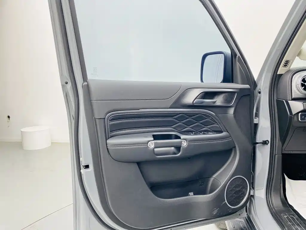 Tank 300 2023 Off-Road Version 2.0T Challenger купить на сайте DeffCars