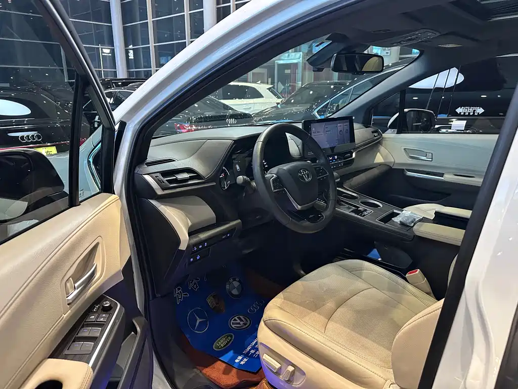 SIENNA 2021 2.5L Hybrid Premium Edition купить на сайте DeffCars