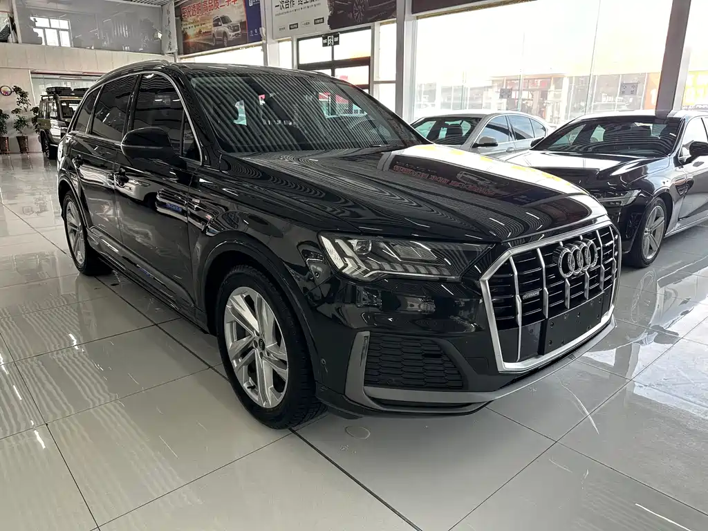 Audi Q7 2024 45 TFSI quattro S line sports купить на сайте DeffCars