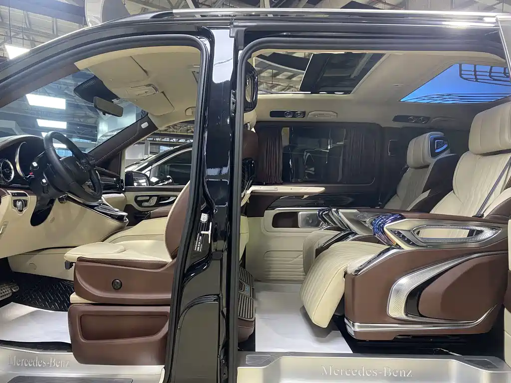 Mercedes-Benz V-Class 2022 V 260 L Long Wheelbase Luxury Edition купить на сайте DeffCars