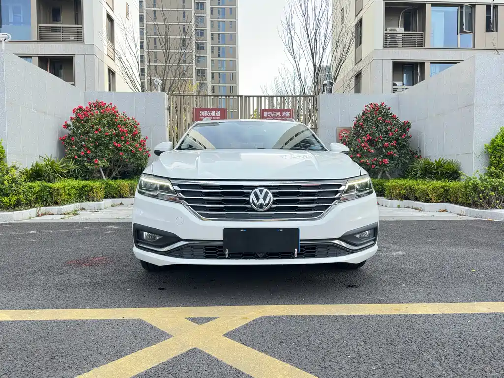 Lavida 2018 Hatchback 200TSI DSG Comfort Edition National V купить на сайте DeffCars