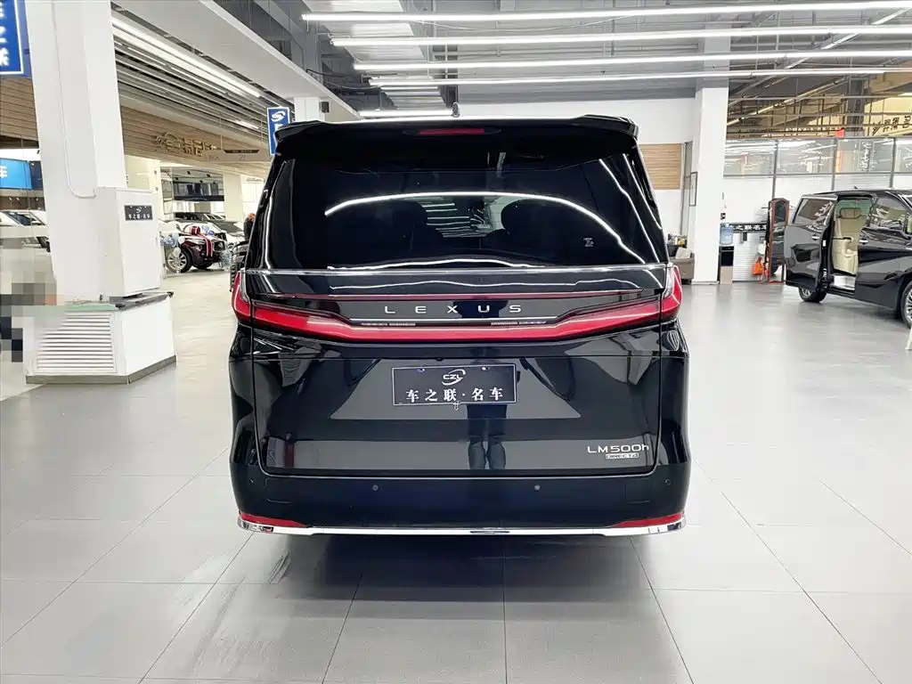 Lexus LM 2023 500h six-seater premium version купить на сайте DeffCars