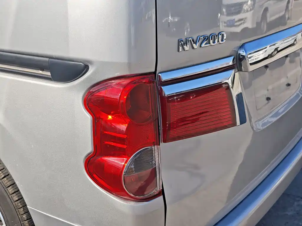 Nissan NV200 2018 1.6L CVT Exclusive Type купить на сайте DeffCars