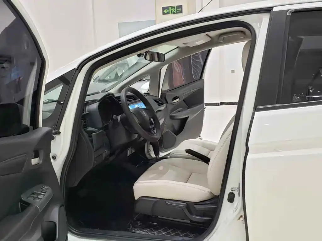 Fit 2014 1.5L LX CVT comfort model купить на сайте DeffCars