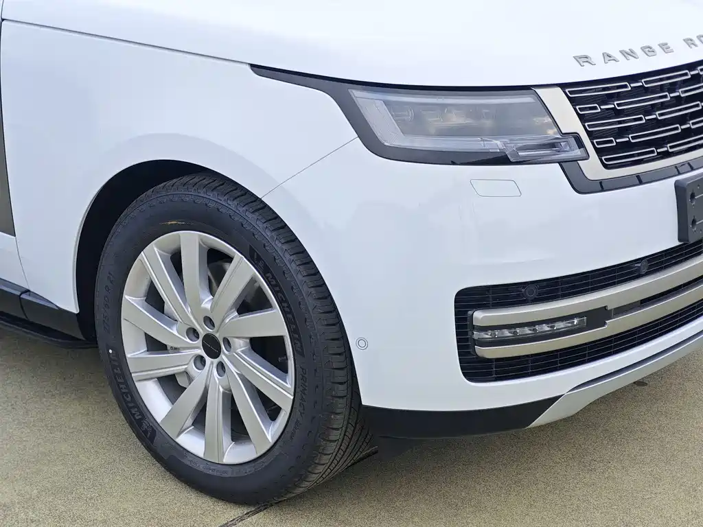 Range Rover 2026 3.0 L6 400PS SE long axis version купить на сайте DeffCars