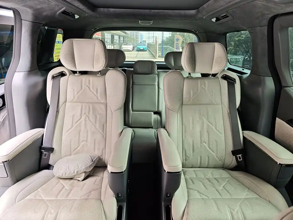Jikrypton 009 2024 seven-seat aisle version four-wheel drive 108kWh купить на сайте DeffCars