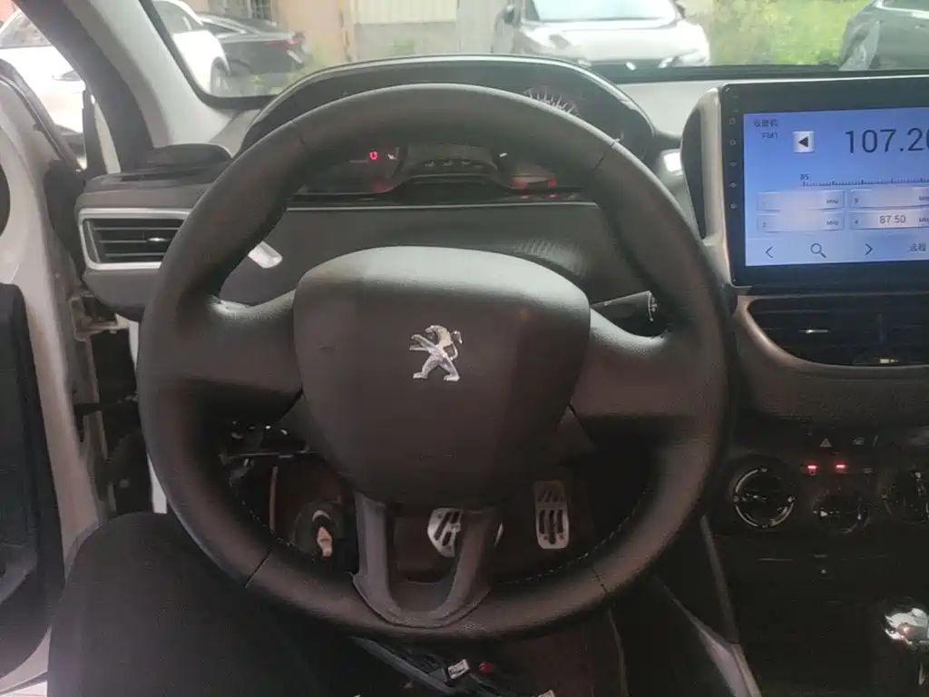 Peugeot 2008 2014 1.6L automatic trendy version купить на сайте DeffCars