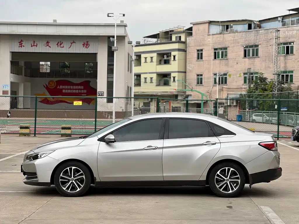 Venucia D60 2019 1.6L XV CVT Intelligent Deluxe Edition купить на сайте DeffCars