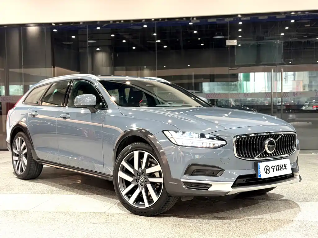 Volvo V90 2022 Cross Country B5 AWD Zhiyuan Edition купить на сайте DeffCars
