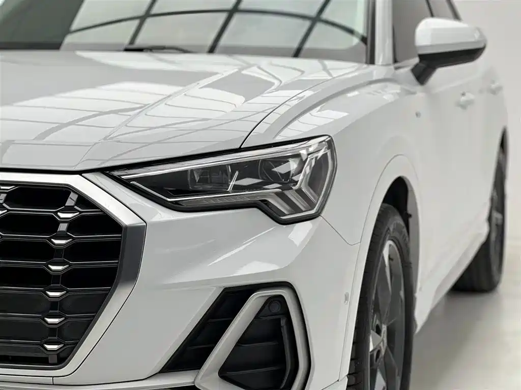 Audi Q3 2022 35 TFSI Fashionable and Dynamic купить на сайте DeffCars