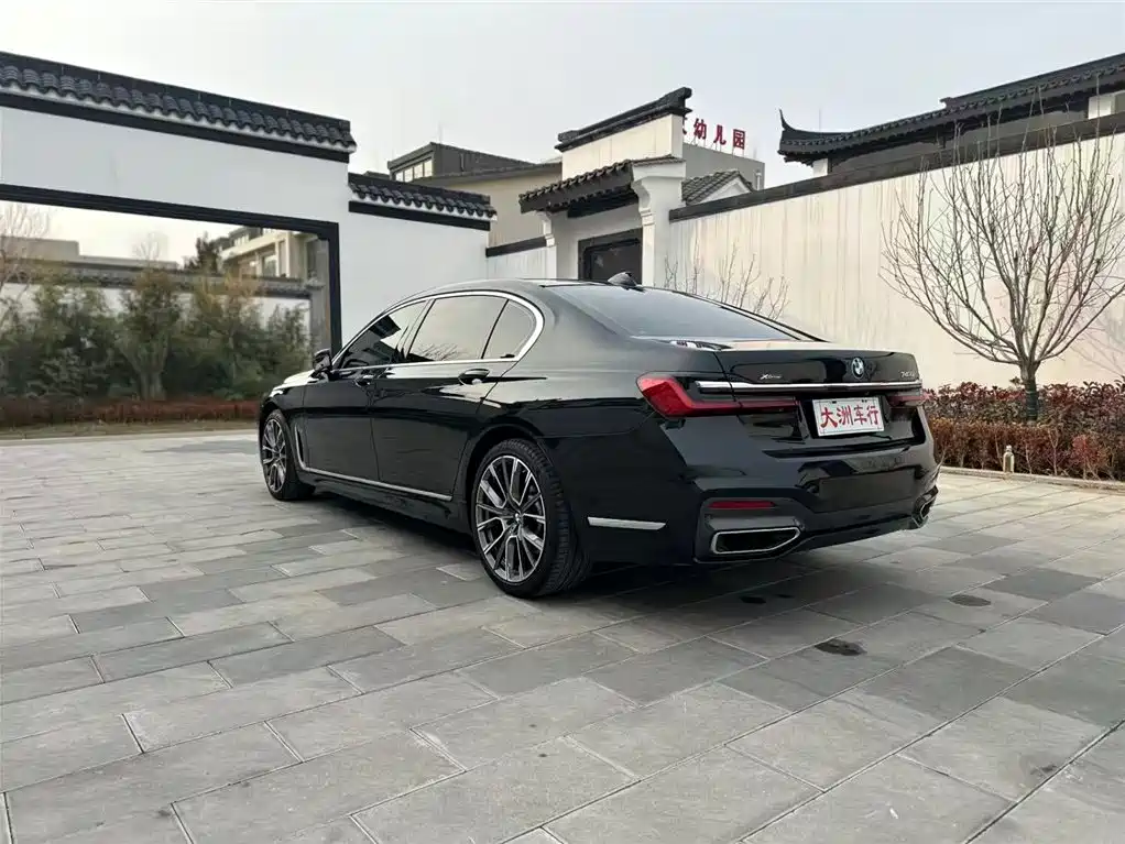 BMW 7 Series 2021 740Li xDrive Executive M Sports Package купить на сайте DeffCars