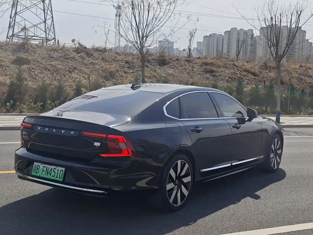 Volvo S90 plug-in hybrid 2024 plug-in hybrid four-wheel drive long range Zhiya luxury version купить на сайте DeffCars