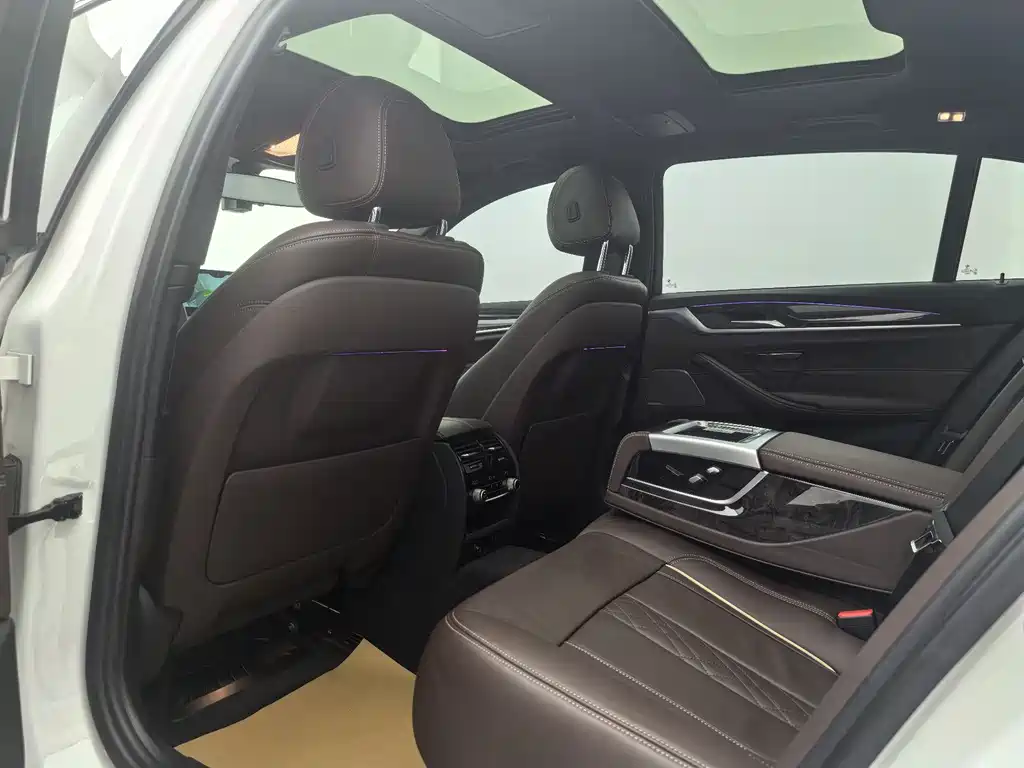 BMW 5 Series 2018 530Li Exclusive M Sports Package купить на сайте DeffCars
