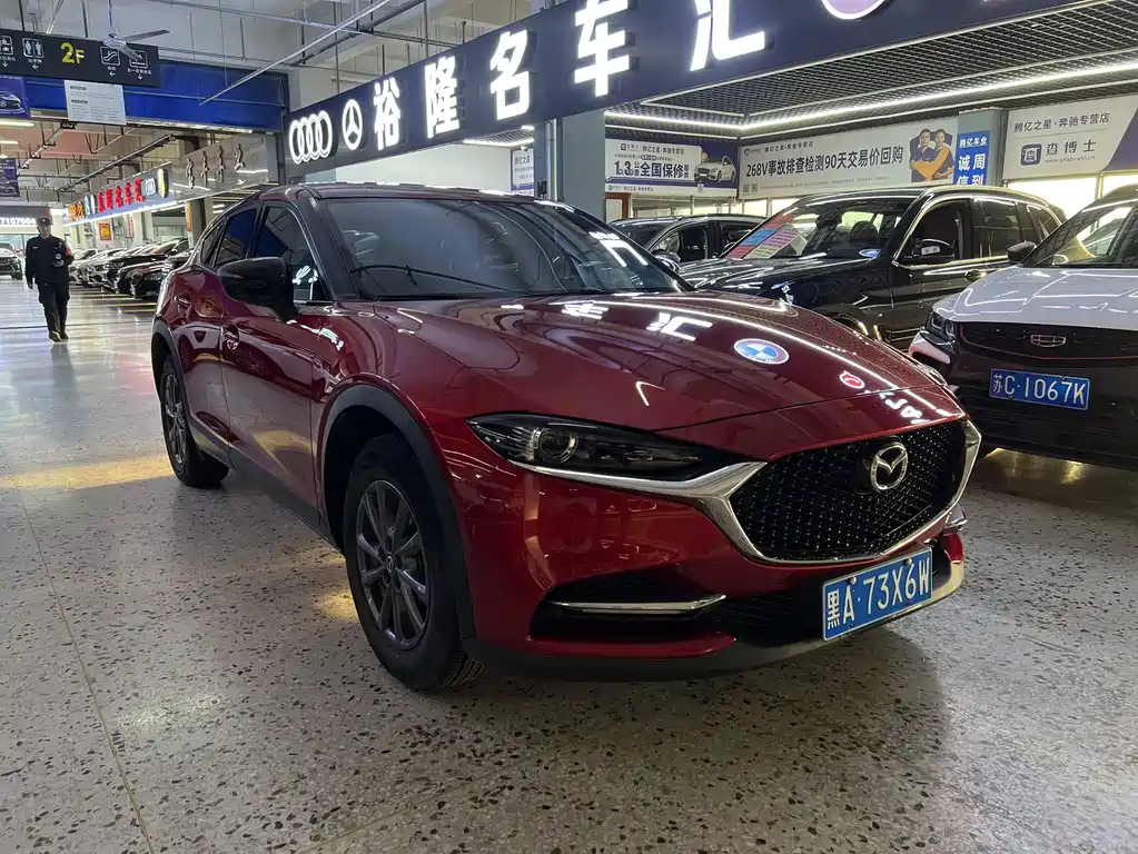 Mazda CX-4 2021 2.0L automatic two-wheel drive Blue Sky Vitality Edition купить на сайте DeffCars