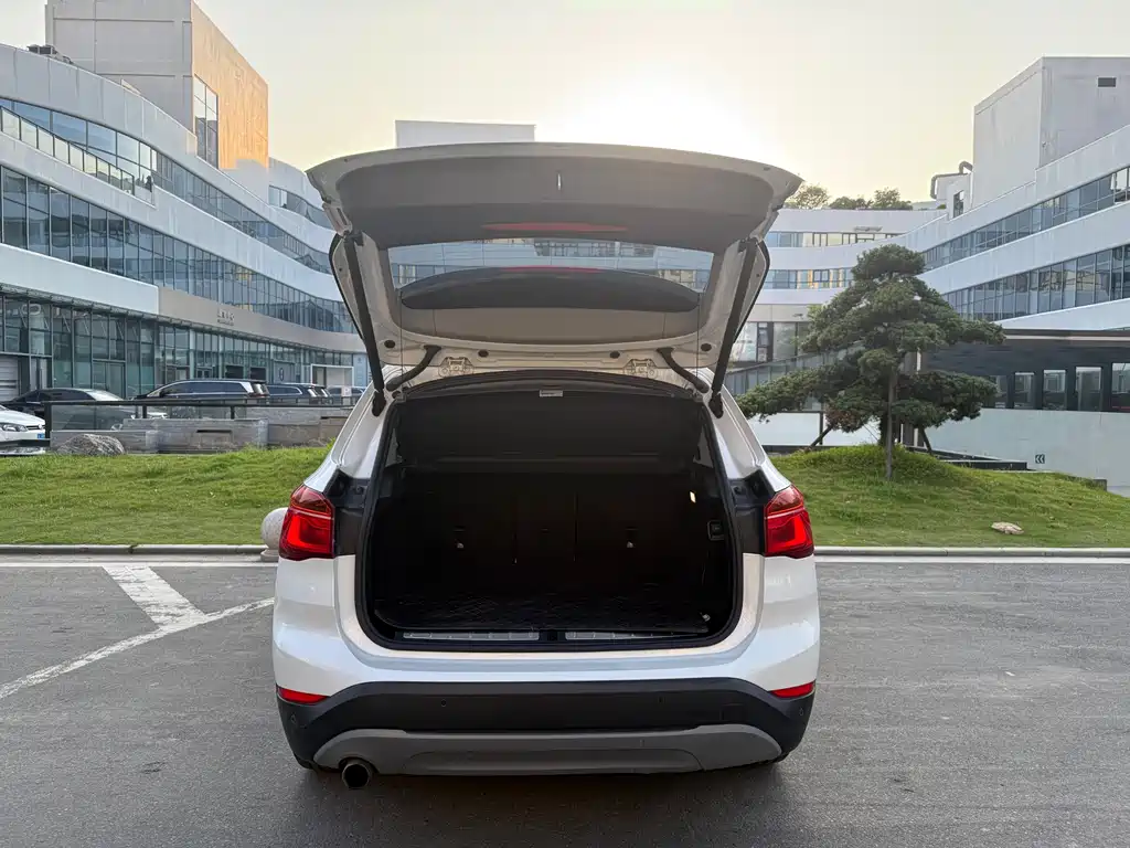 BMW X1 2018 sDrive18Li Fashion Model купить на сайте DeffCars