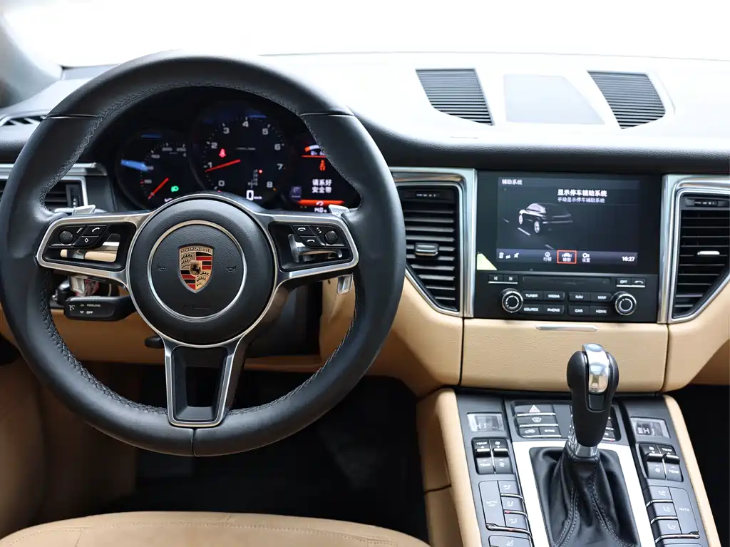 Macan 2017 Macan 2.0T купить на сайте DeffCars