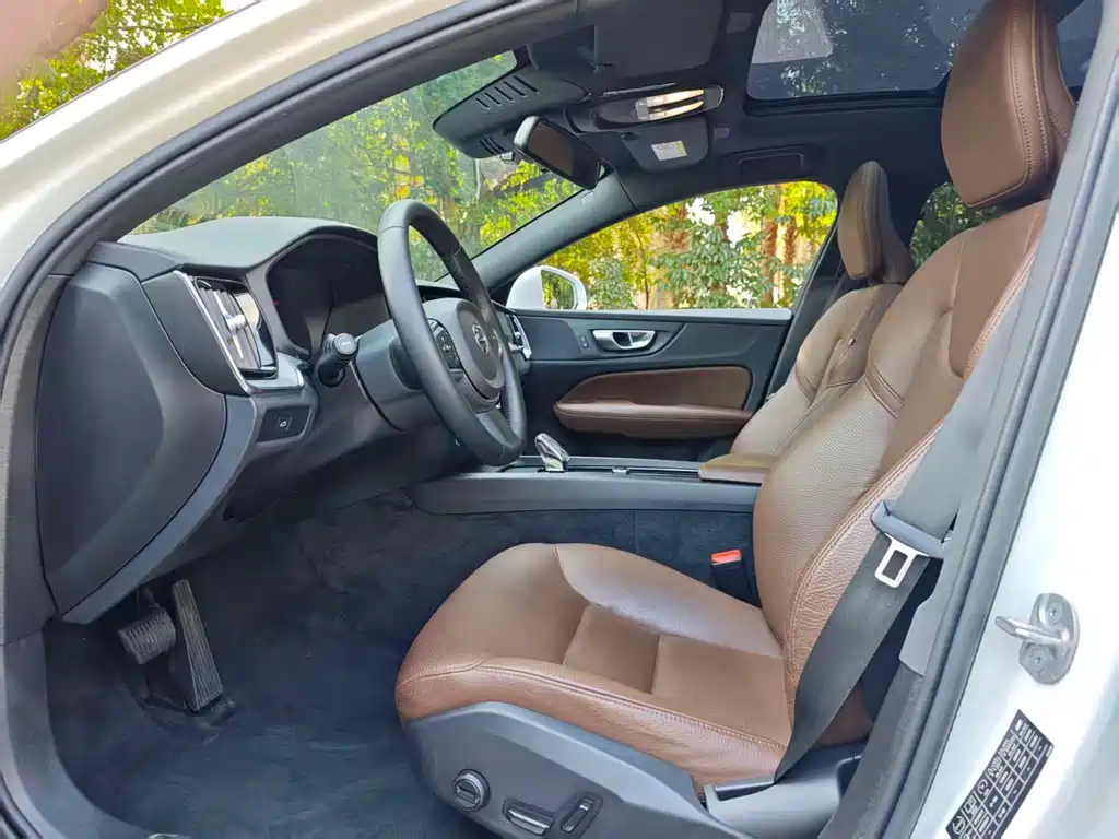 Volvo S60 2024 B4 Zhiyi Luxury Edition купить на сайте DeffCars