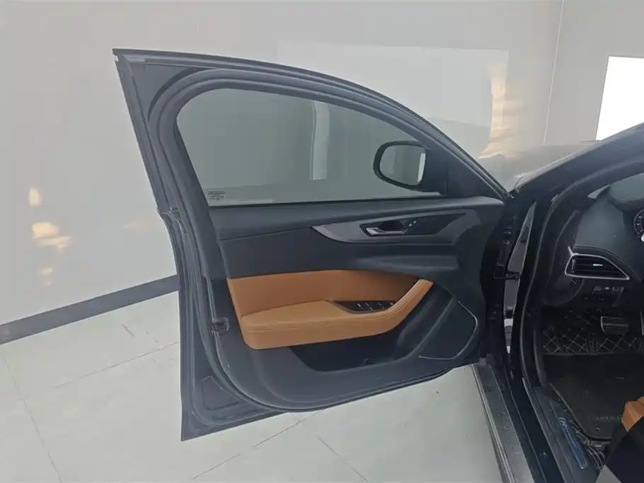 Jaguar XEL 2023 2.0T 250PS R-DYNAMIC S Advanced Sports Edition купить на сайте DeffCars