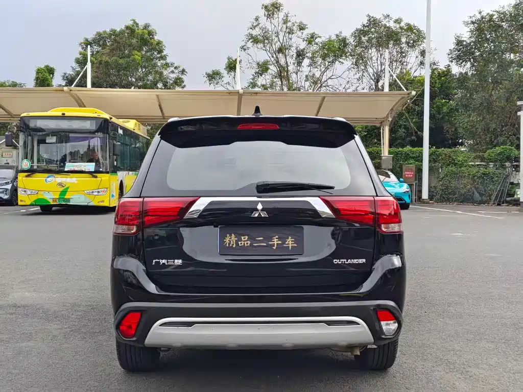 Outlander 2020 2.0L 2WD Enjoy Edition 5 seats купить на сайте DeffCars