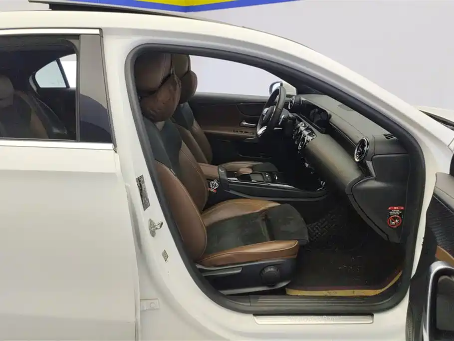 Mercedes-Benz A-Class 2019 A 180 L Sports Sedan купить на сайте DeffCars