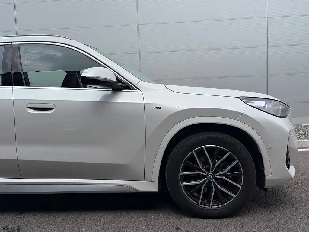 BMW iX1 2025 eDrive25L M Sports Package купить на сайте DeffCars