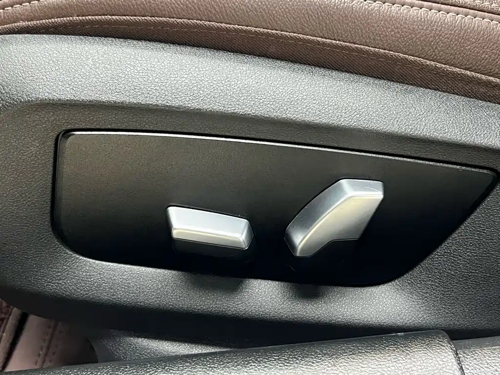 BMW 5 Series 2021 530Li Leading M Sports Package купить на сайте DeffCars