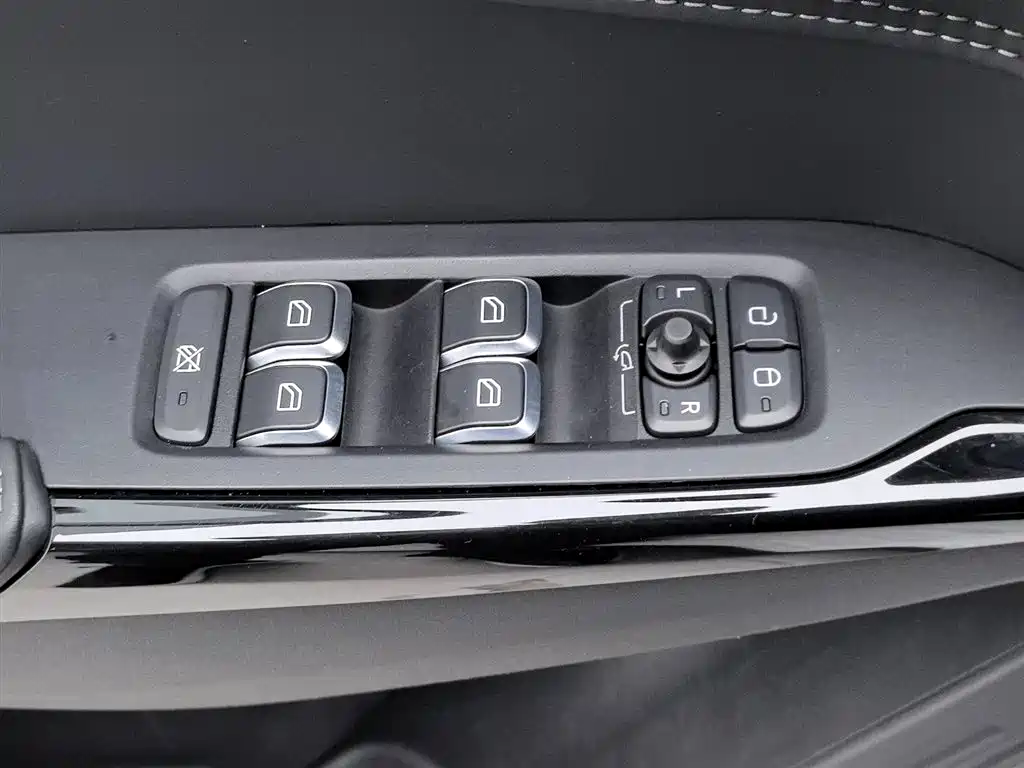 Lynk & Co 03 2022 2.0TD DCT Pro купить на сайте DeffCars