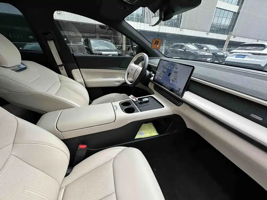 Xpeng G6 2023 model 580 long battery life Max купить на сайте DeffCars