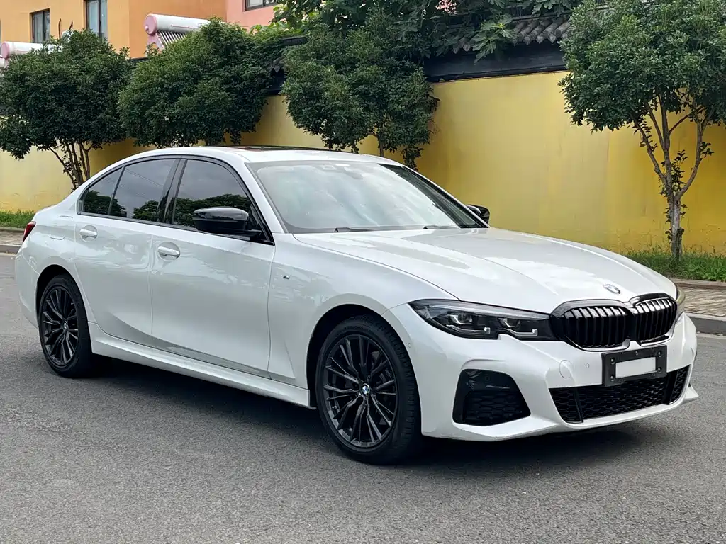 BMW 3 Series 2022 330i M Sport Night Set купить на сайте DeffCars