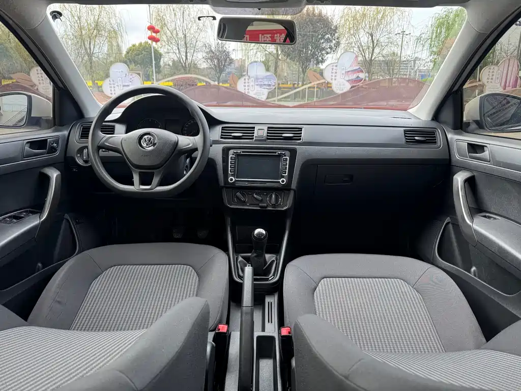 Santana 2016 1.4L Manual Fashion Edition купить на сайте DeffCars