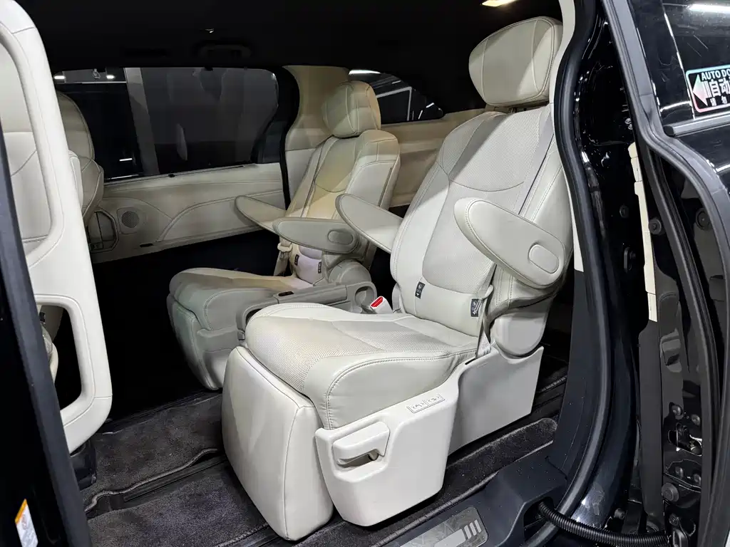 SIENNA 2024 2.5L hybrid four-wheel drive premium version купить на сайте DeffCars