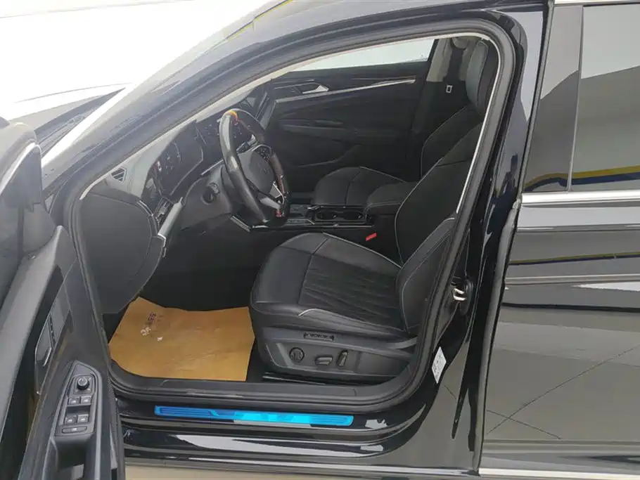 Passat 2022 330TSI Starry Sky Deluxe Edition купить на сайте DeffCars