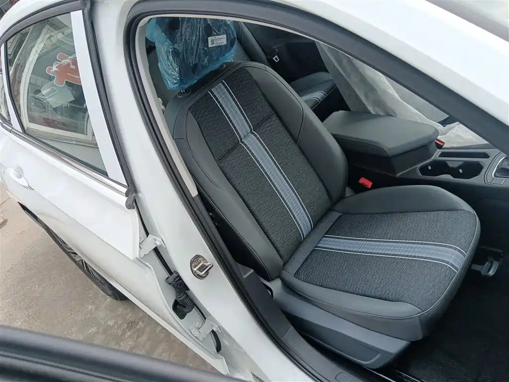 Sagitar 2025 facelift 200TSI DSG flyover version купить на сайте DeffCars