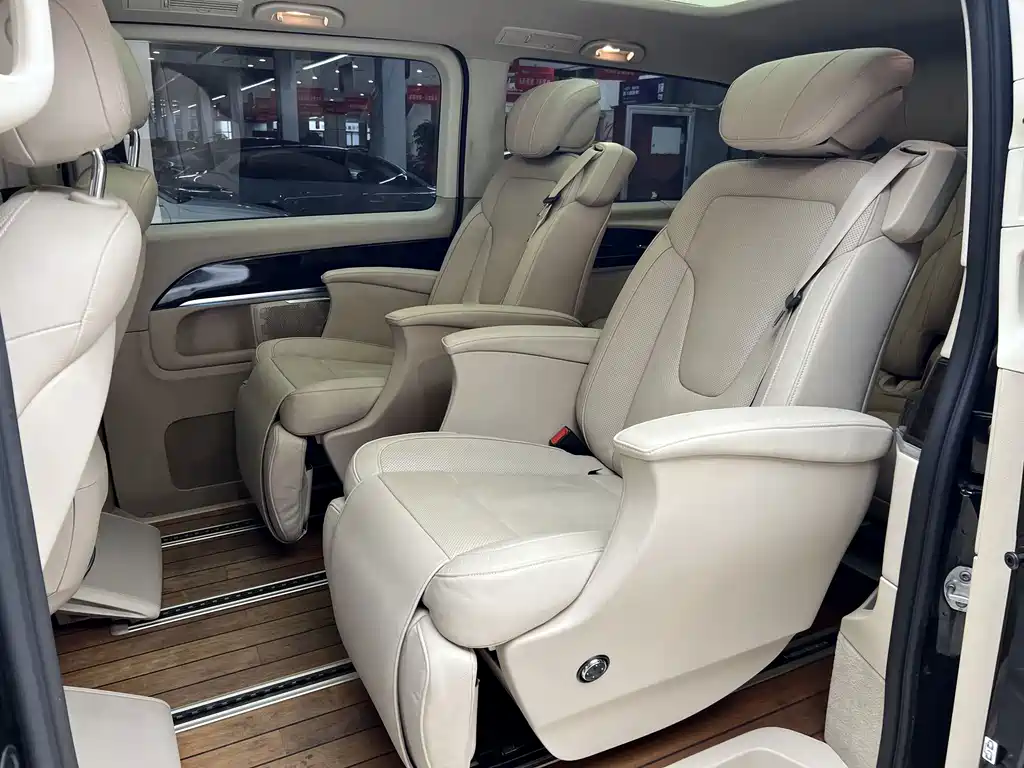Mercedes-Benz V-Class 2017 V 260 L Premium Extended Edition купить на сайте DeffCars