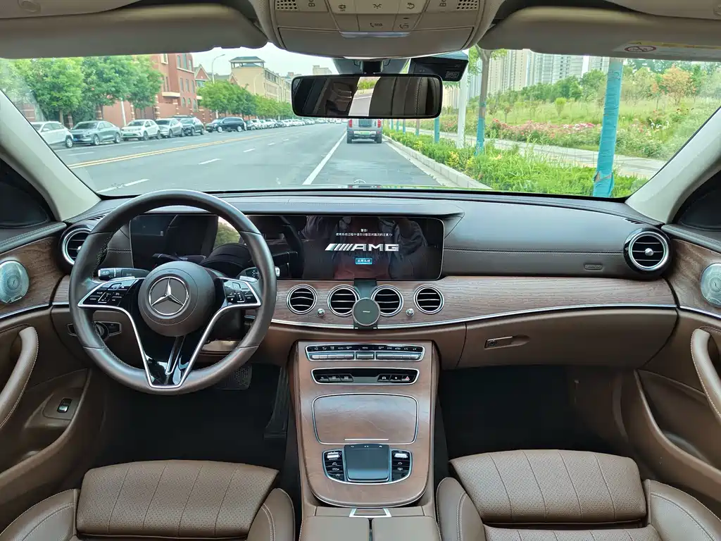 Mercedes-Benz E-Class 2022 E 300 L Luxury Model купить на сайте DeffCars
