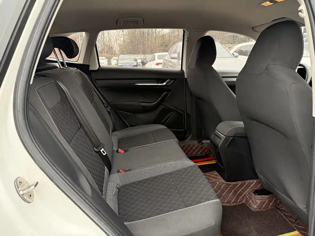Komic 2018 1.5L automatic standard version National VI купить на сайте DeffCars