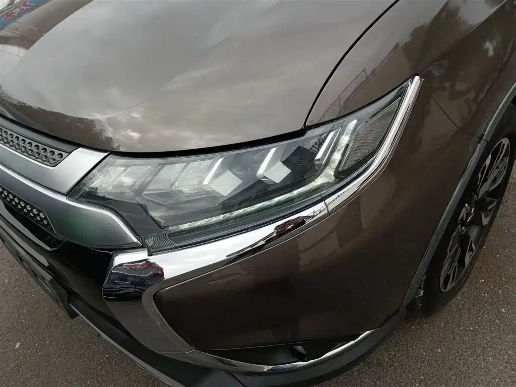 Outlander 2019 2.4L four-wheel drive exclusive version, 7 seats, National V купить на сайте DeffCars