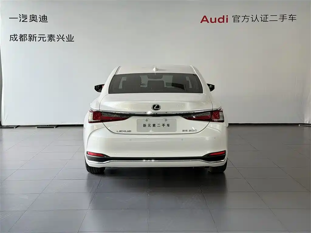 Lexus ES 2018 200 Excellence Edition National V купить на сайте DeffCars