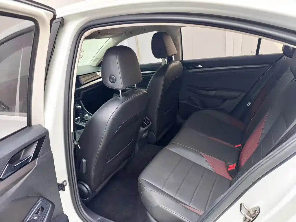 Bora 2019 1.5L automatic luxury model купить на сайте DeffCars