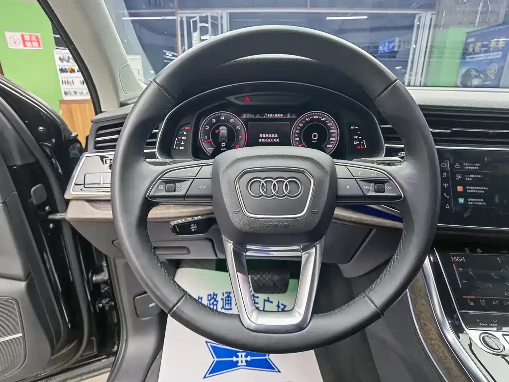 Audi Q7 2023 55 TFSI quattro S line sports купить на сайте DeffCars