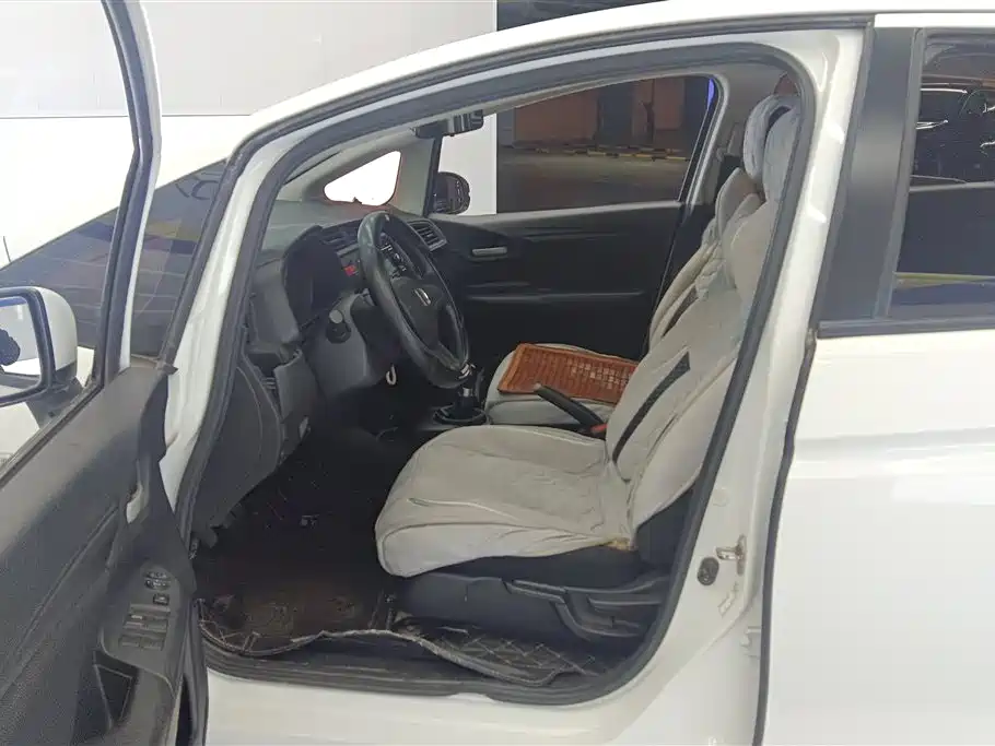 Fit 2016 1.5L LX manual comfort model купить на сайте DeffCars