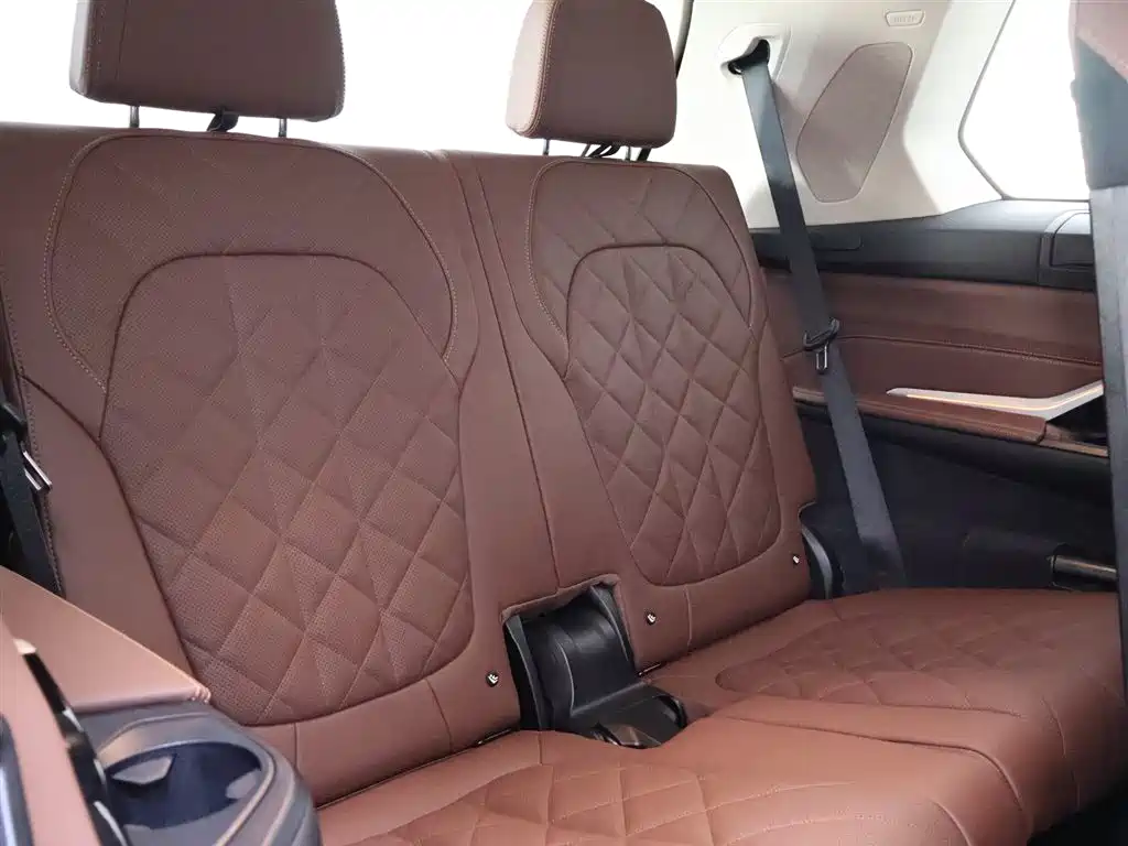 BMW X7 2023 xDrive40i Leading Luxury Package купить на сайте DeffCars