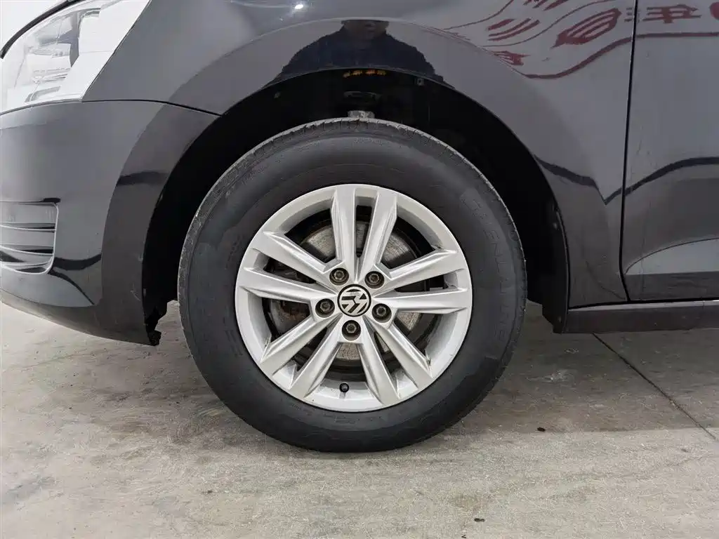 Santana 2015 1.4L Manual Fashion Edition купить на сайте DeffCars