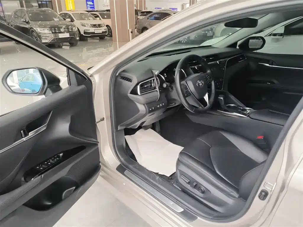 Camry 2019 2.0G Deluxe Edition National VI купить на сайте DeffCars