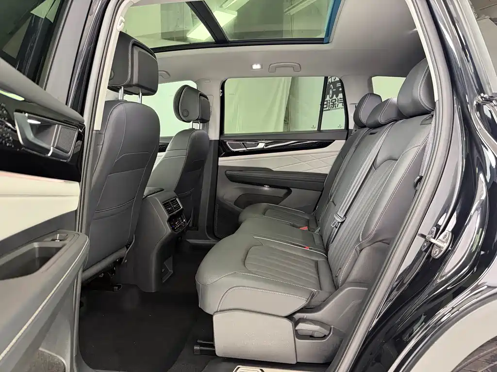 Touron 2023 380TSI four-wheel drive luxury version купить на сайте DeffCars