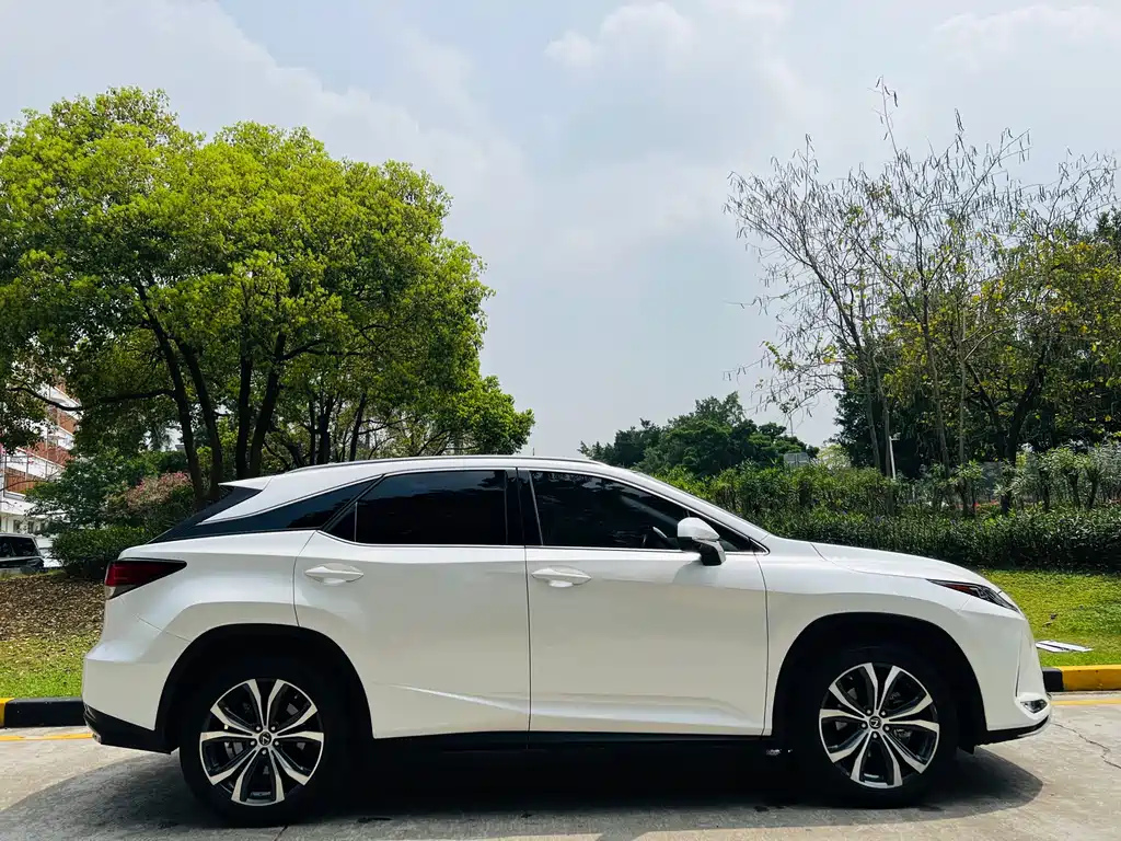 Lexus RX 2020 facelift 300 four-wheel drive elegant version купить на сайте DeffCars